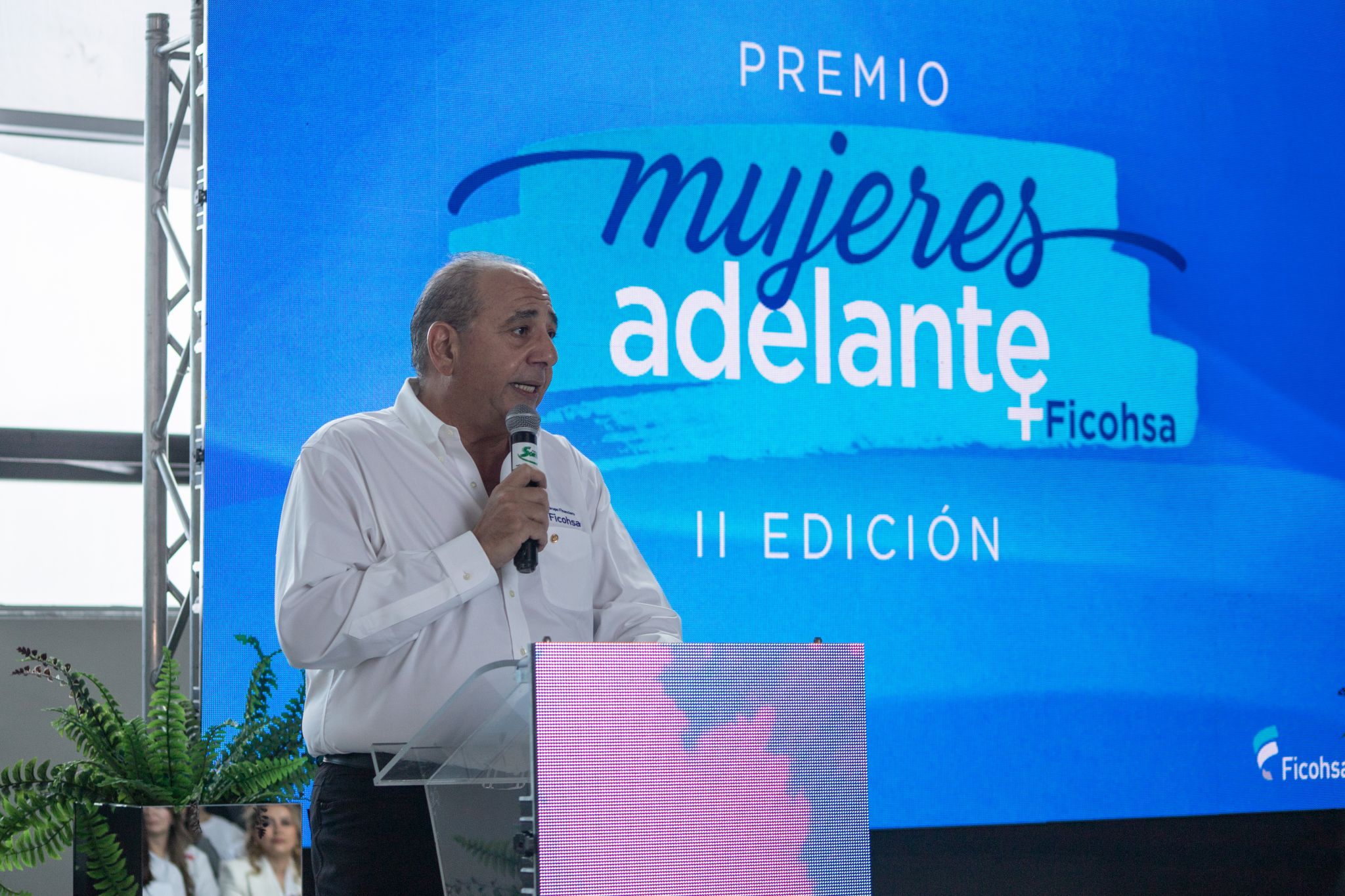 Ficohsa celebra el talento femenino con el «Premio Mujeres Adelante» en su Segunda Edición