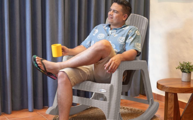 Muebles de plástico: la opción económica para renovar tu hogar en Puerto Rico