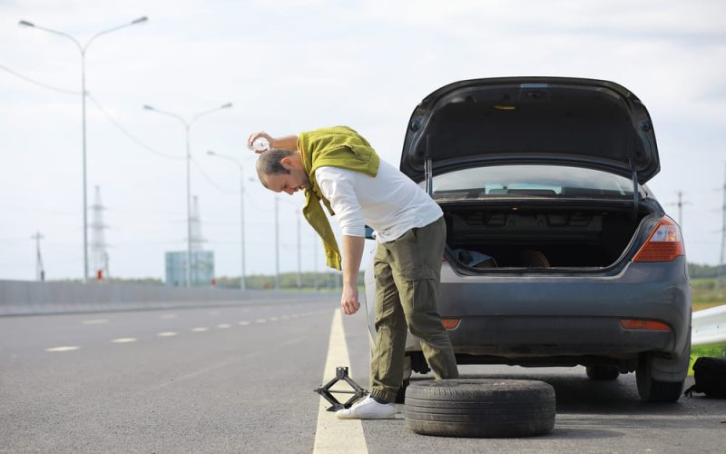 Viajes en carretera más seguros: revisa frenos y llantas a tiempo